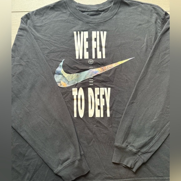 Nike Black Tee - Picture 1 of 4